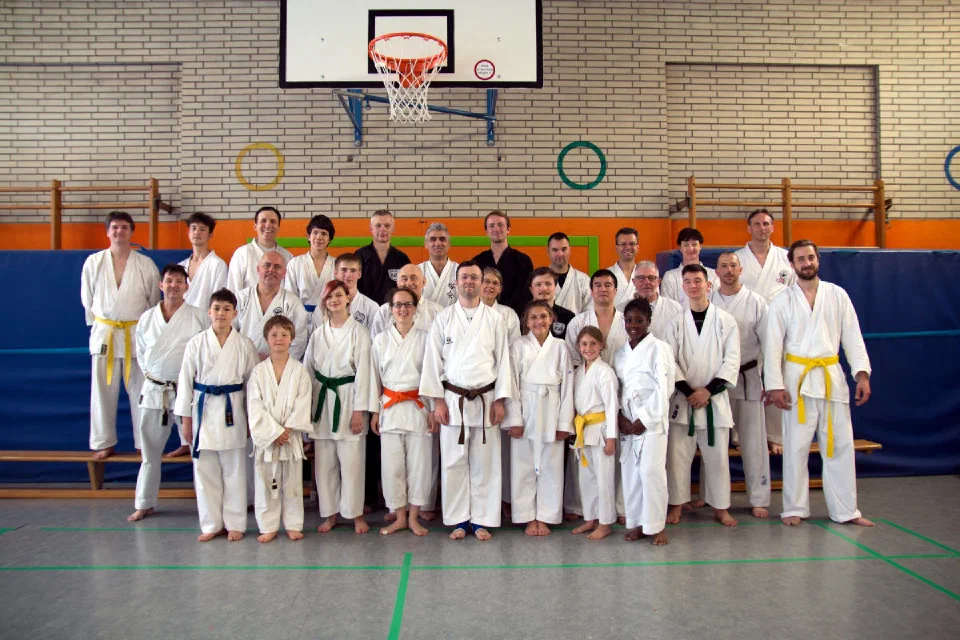 Gruppenfoto beim Karate-Lehrgang mit Shihan László Harsányi in Düsseldorf 2019