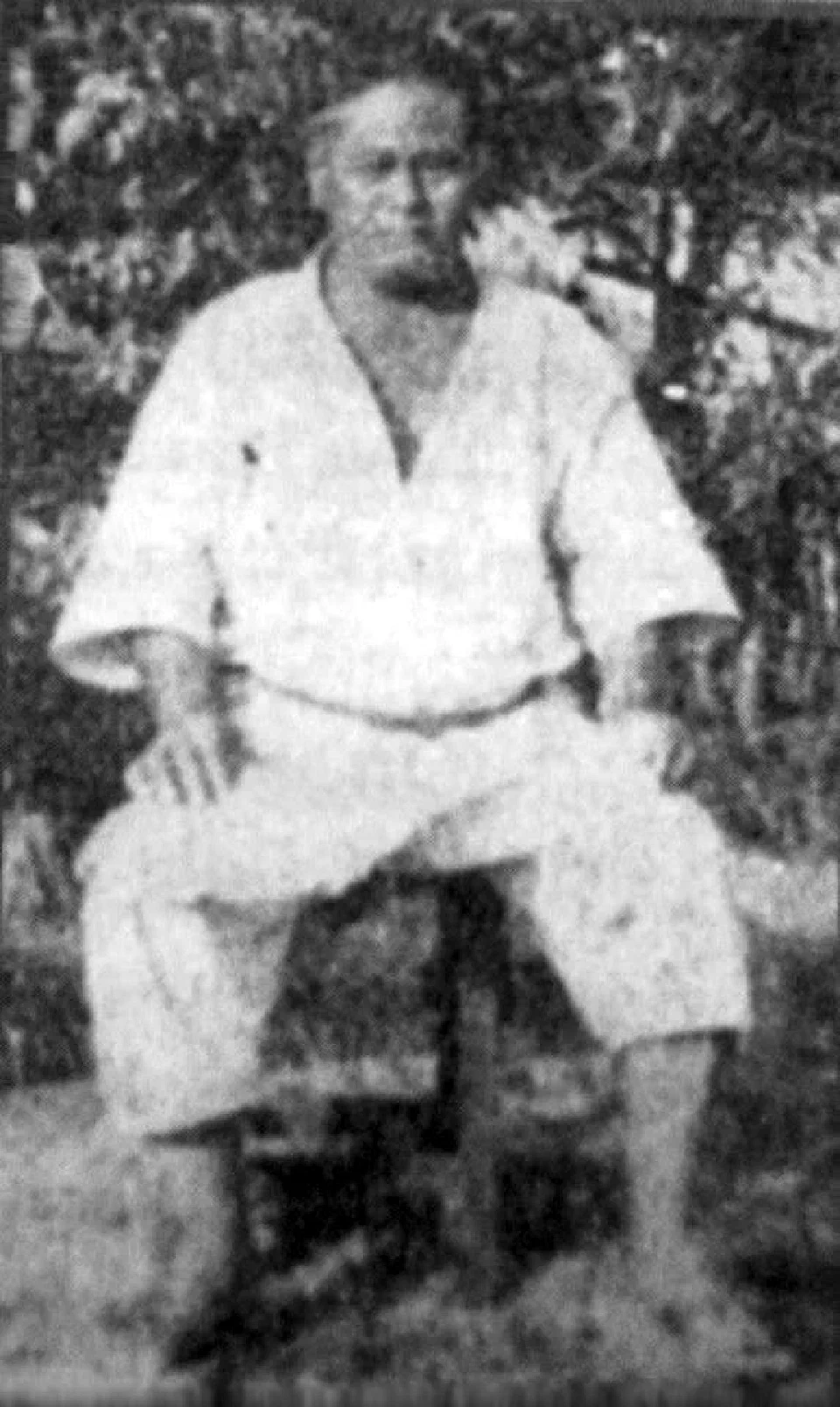 Historische Aufnahme des Karate-Großmeisters Chojun Miyagi