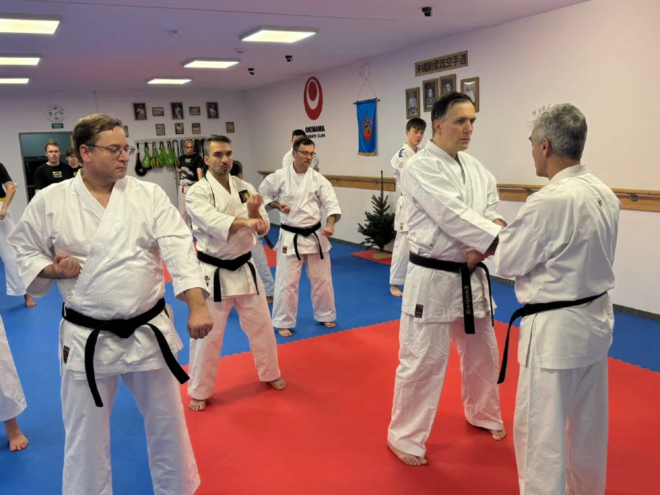 Gemeinsames Training beim Goju-Ryu-Lehrgang in Prag