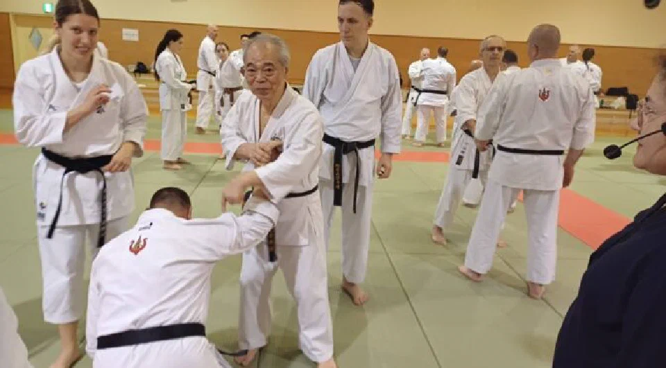 Karate-Training mit Soshihan Yoshio Kuba auf Okinawa