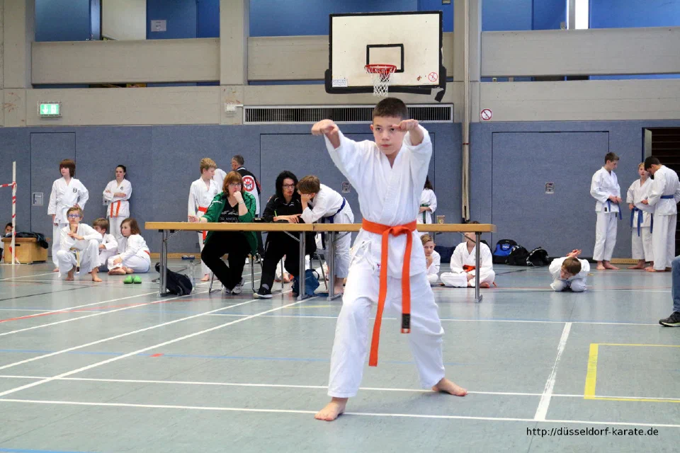 Kata-Wettkampf beim Tomonari Cup 2015 – Foto 47